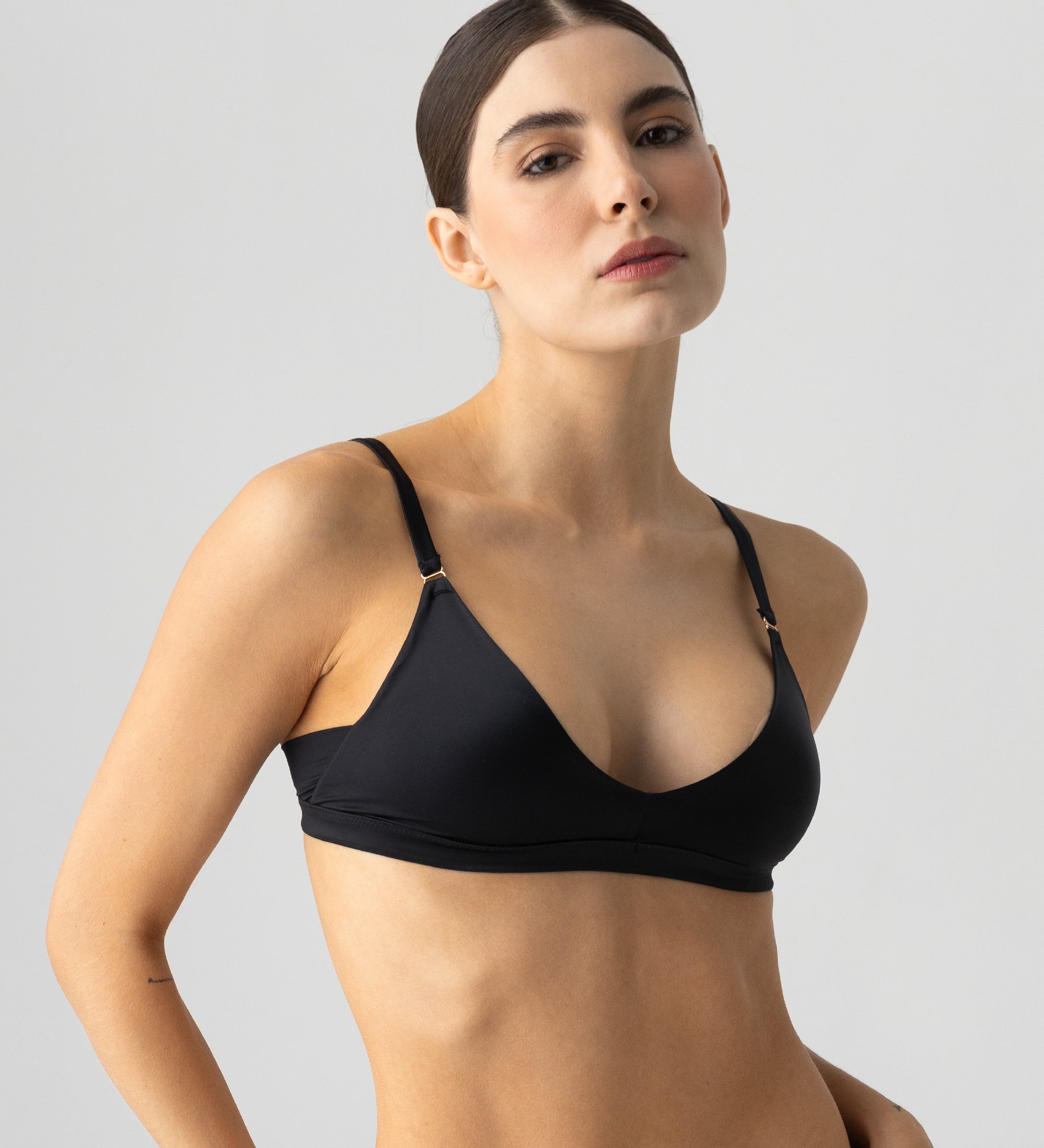 BRALETTENEGRO_d2497d0a-dcc7-4b2e-a68f-9886ed84eebc.jpg