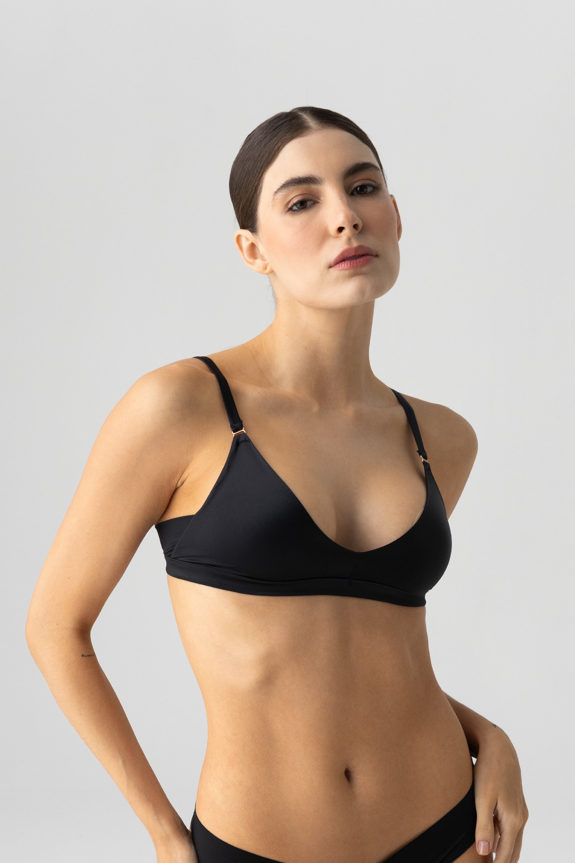 BRALETTE ELLIPSE INVISIBLE GLOWY & SILKY NEGRO