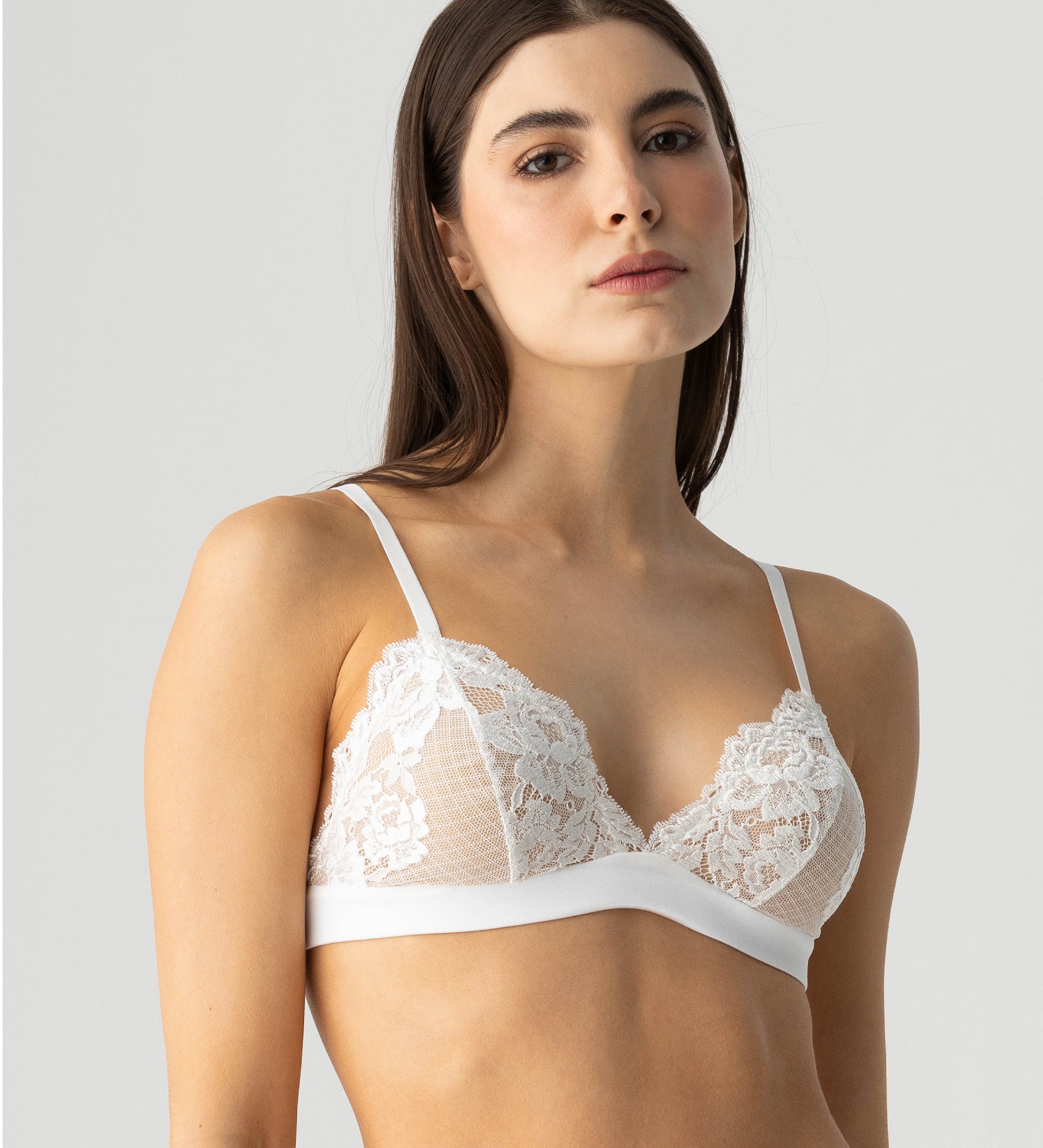 MODELOWEBRITUAL_BRALETTEANT2.jpg