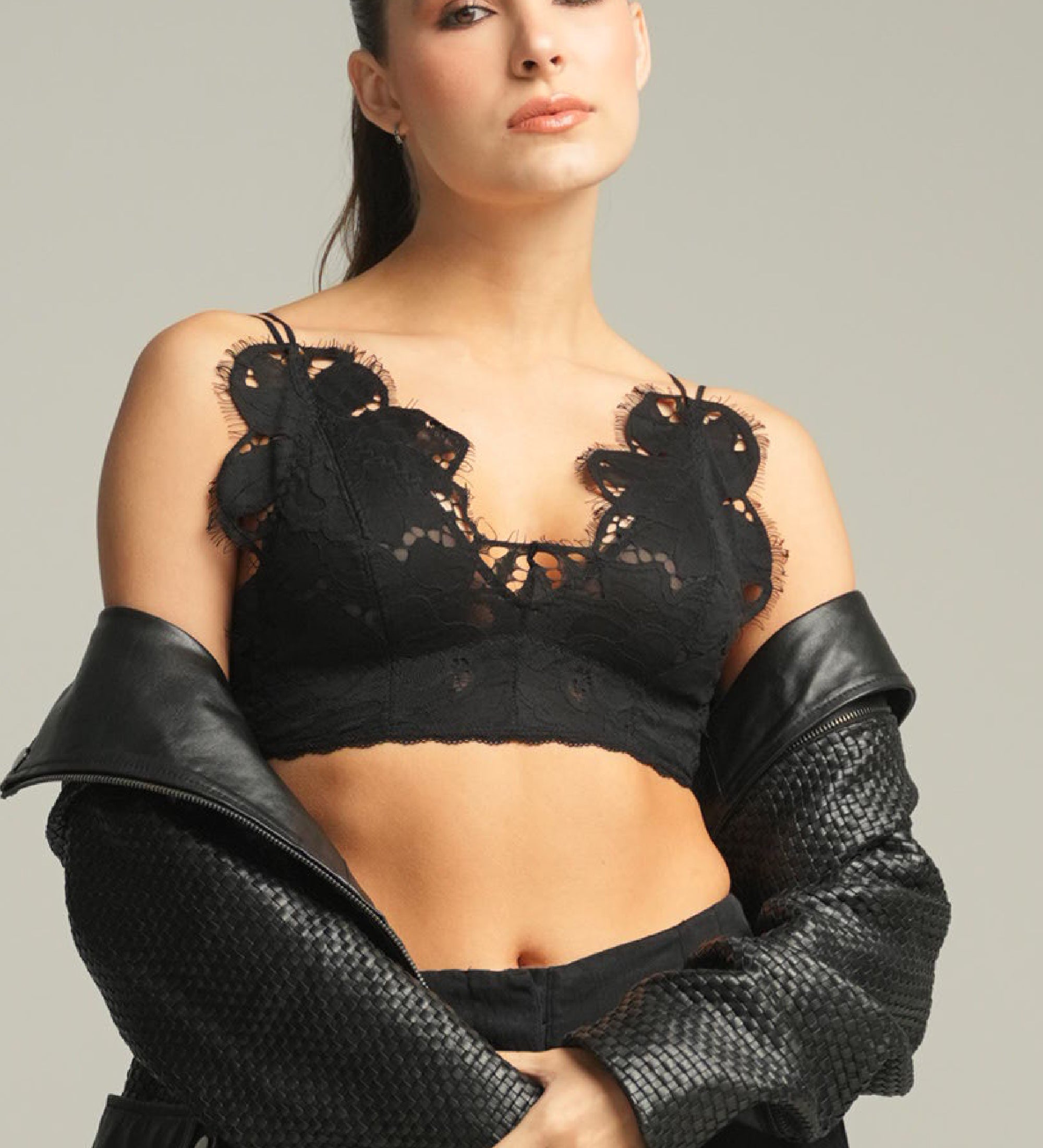 bralettesinaroellipseencajealgodonnegro_0b0f9db8-3ae9-4ea7-983d-7a515421944a.jpg